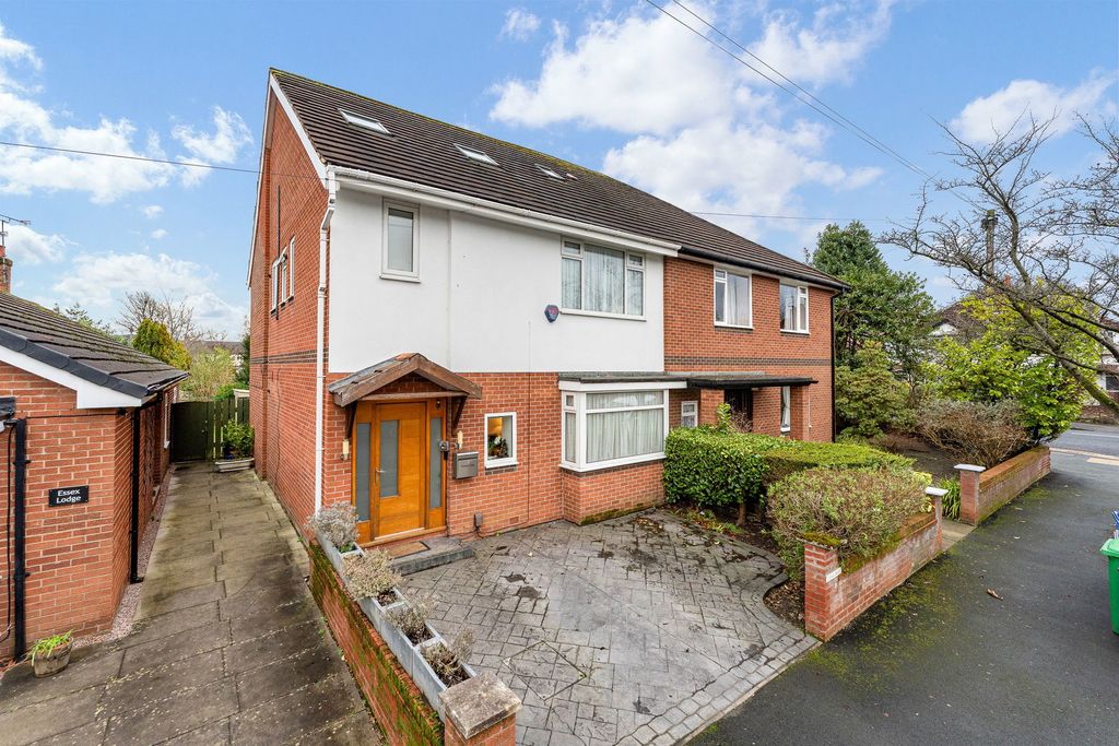 Property photo 1 of 27