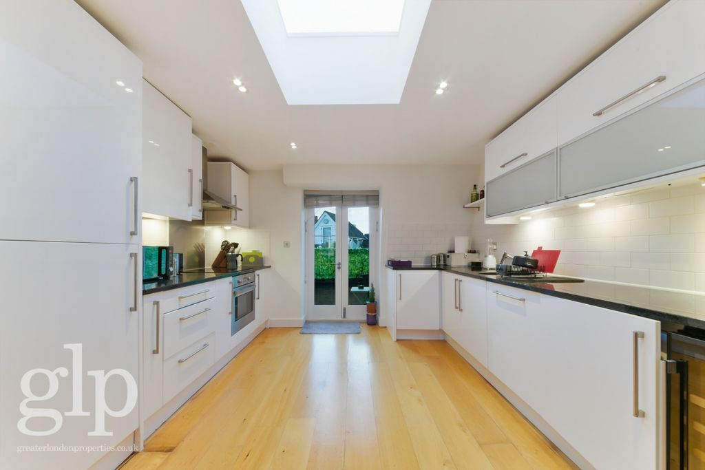 Property photo 2 of 18 1178794