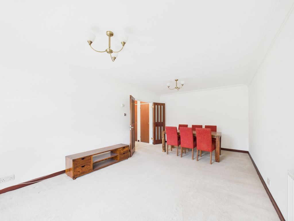 Property photo 3 of 10 Cam03750G0-Pr0075-Still006