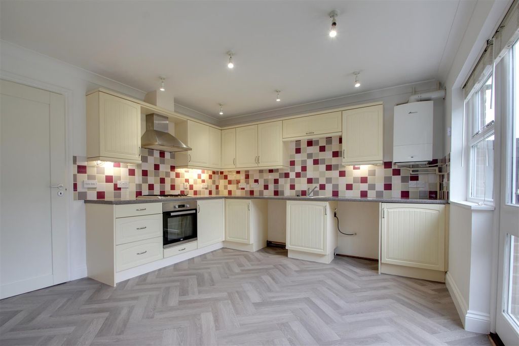 Property photo 2 of 22 Kitchen Diner