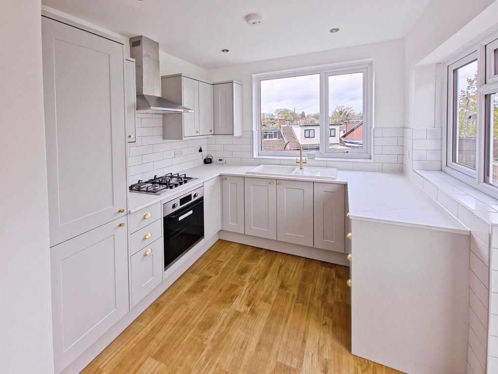 Property photo 2 of 16 445F2520-1000014363