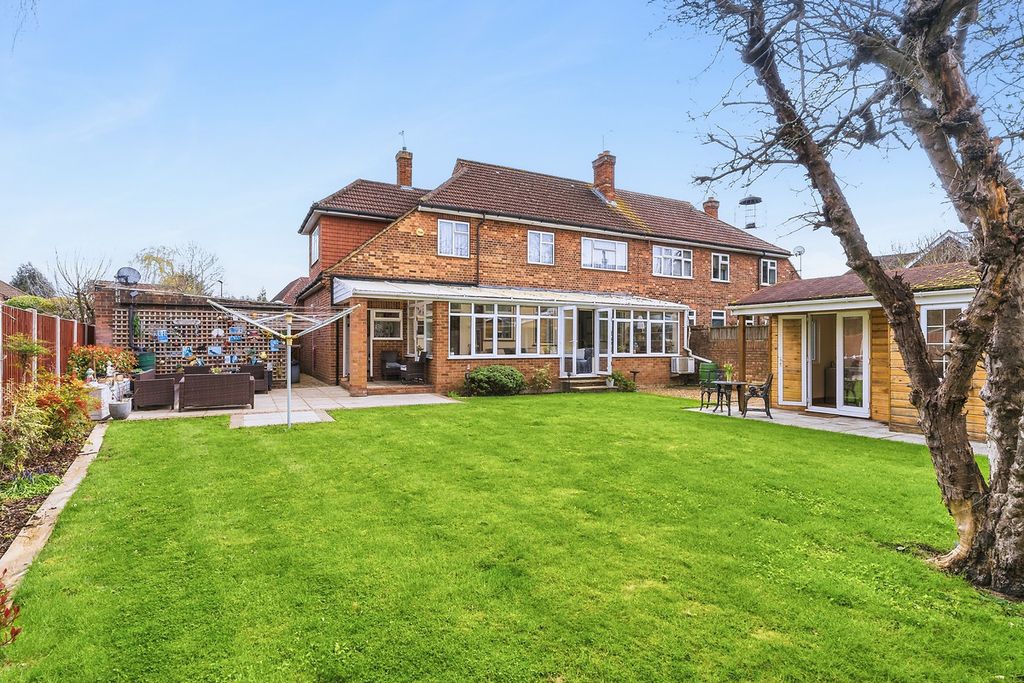 Additional image 4 of 4 bed semi-detached house for saleRaleigh Way, Feltham TW13