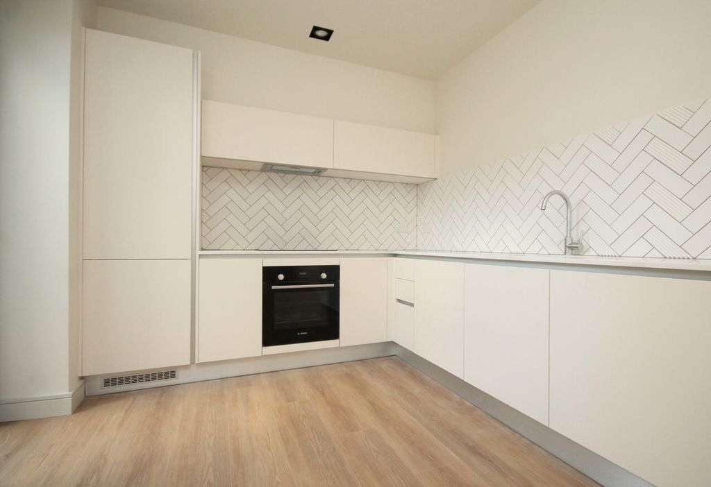 Property photo 1 of 9 Kitchen