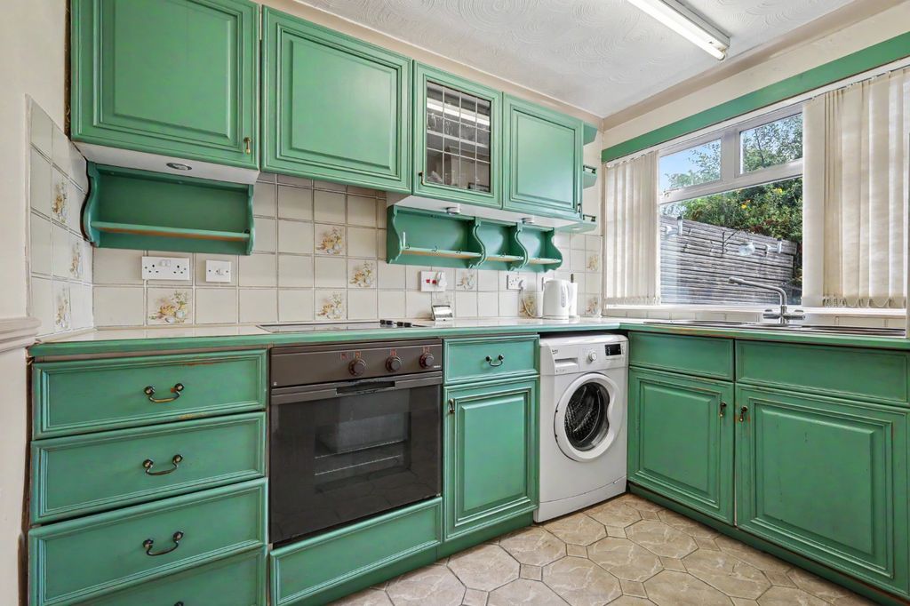 Property photo 2 of 12 5315552