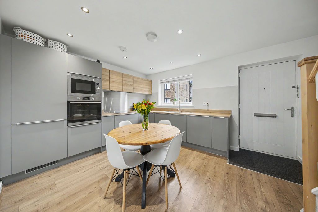 Property photo 3 of 25 Kitchen Diner