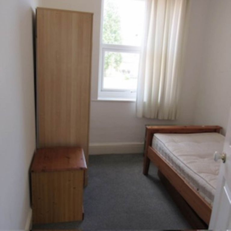 Property photo 3 of 5