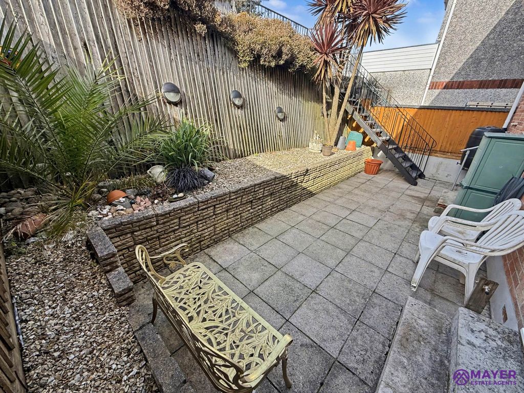 Property photo 3 of 4