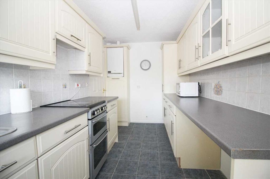 Property photo 3 of 13 Feature Photo