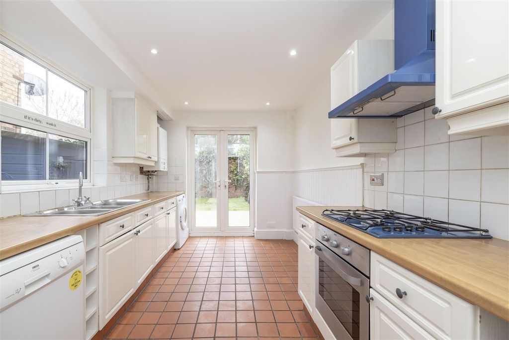 Property photo 2 of 18 Coopers Estate Agents