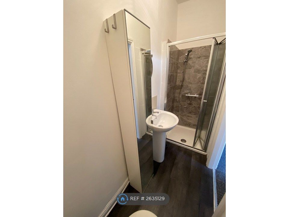 Property photo 3 of 5 Bathroom