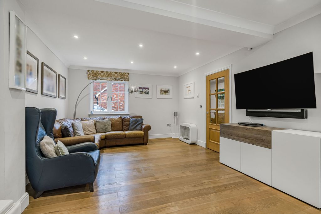 Property photo 2 of 21