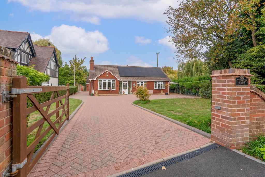 Property photo 2 of 28