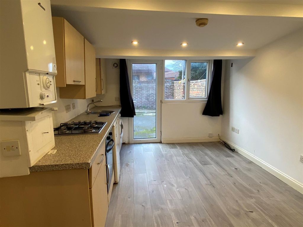 Property photo 3 of 10 3.Jpg