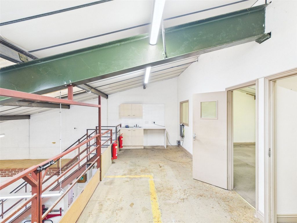 Property photo 3 of 4 Picture No. 05