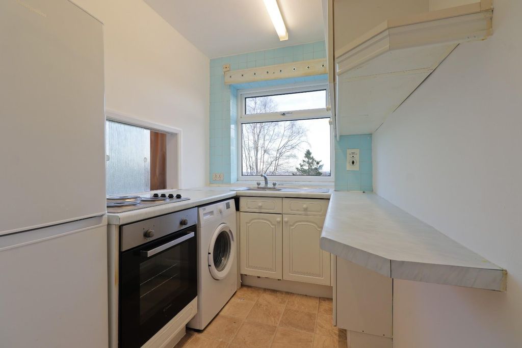 Property photo 3 of 19 Kitchen