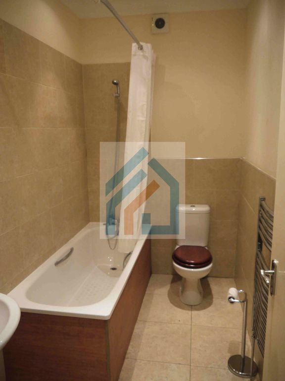 Property photo 3 of 4 F2-16Rc04