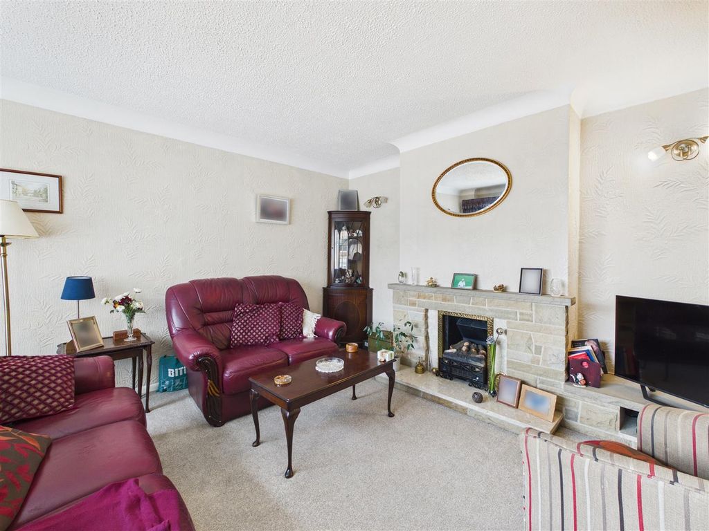Property photo 3 of 22 Cam05476G0-Pr0294-Still005.Jpg