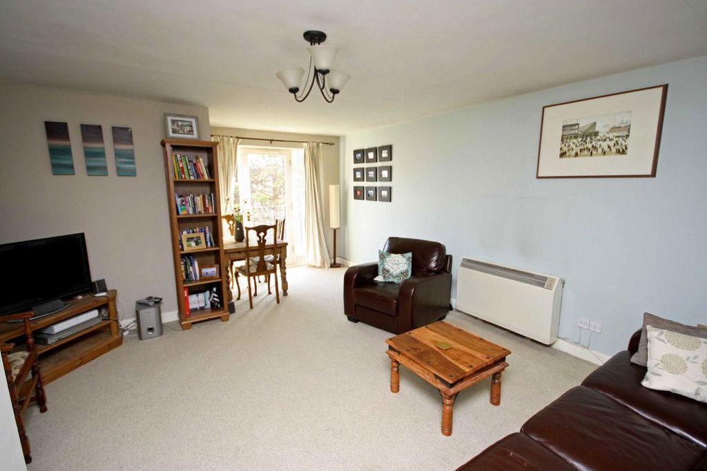 Property photo 2 of 3