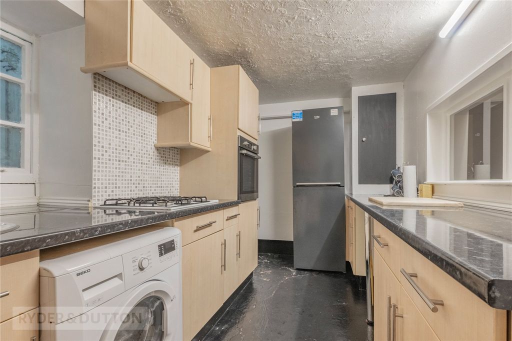 Property photo 3 of 16 Kitchen