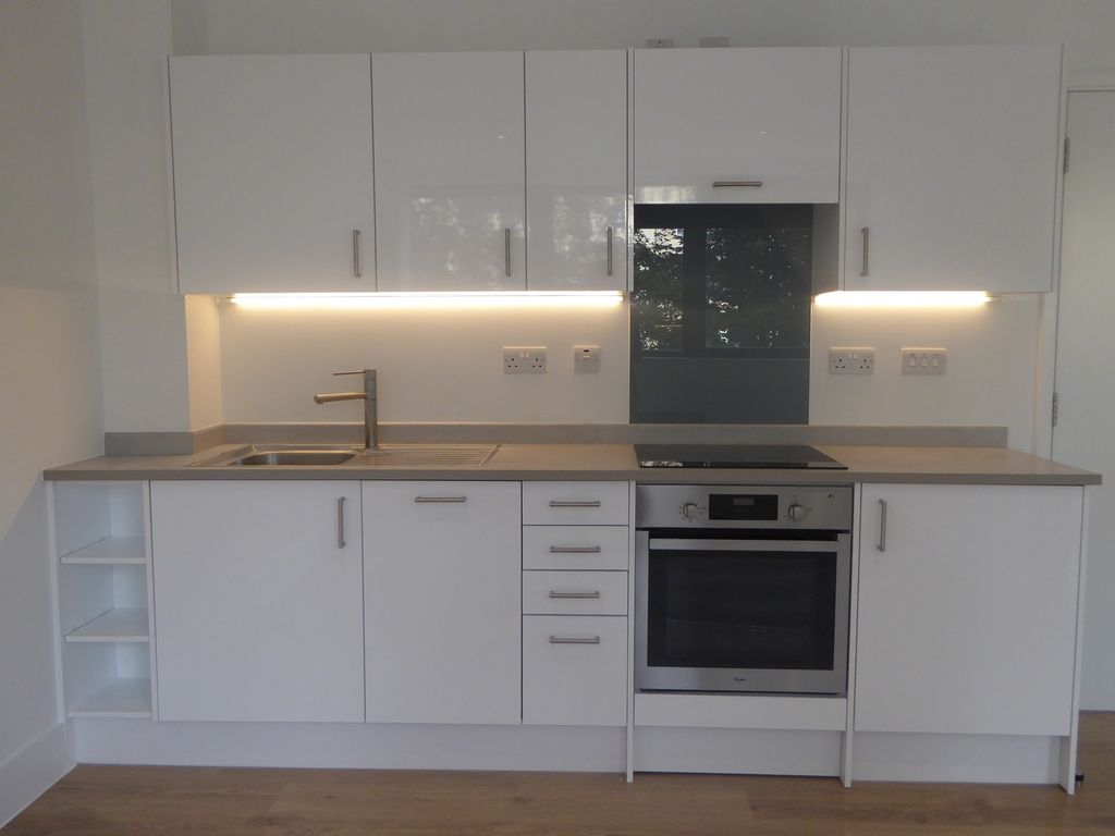 Property photo 3 of 6 Kitchen