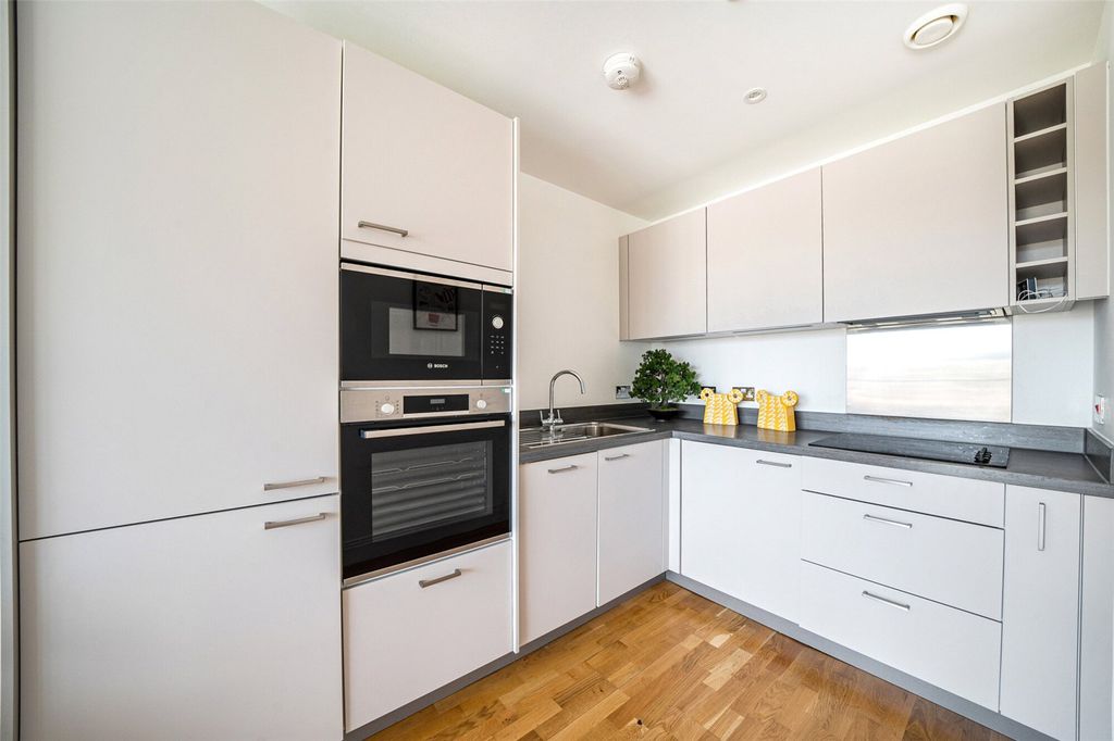 Property photo 3 of 16 Kitchen