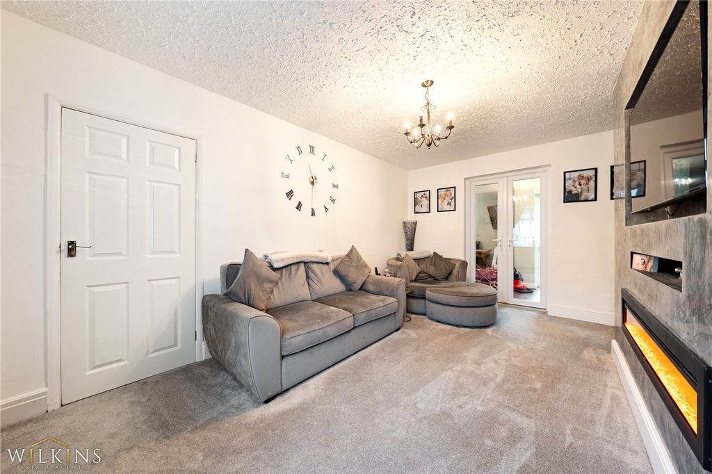 Property photo 3 of 34 Picture No. 19