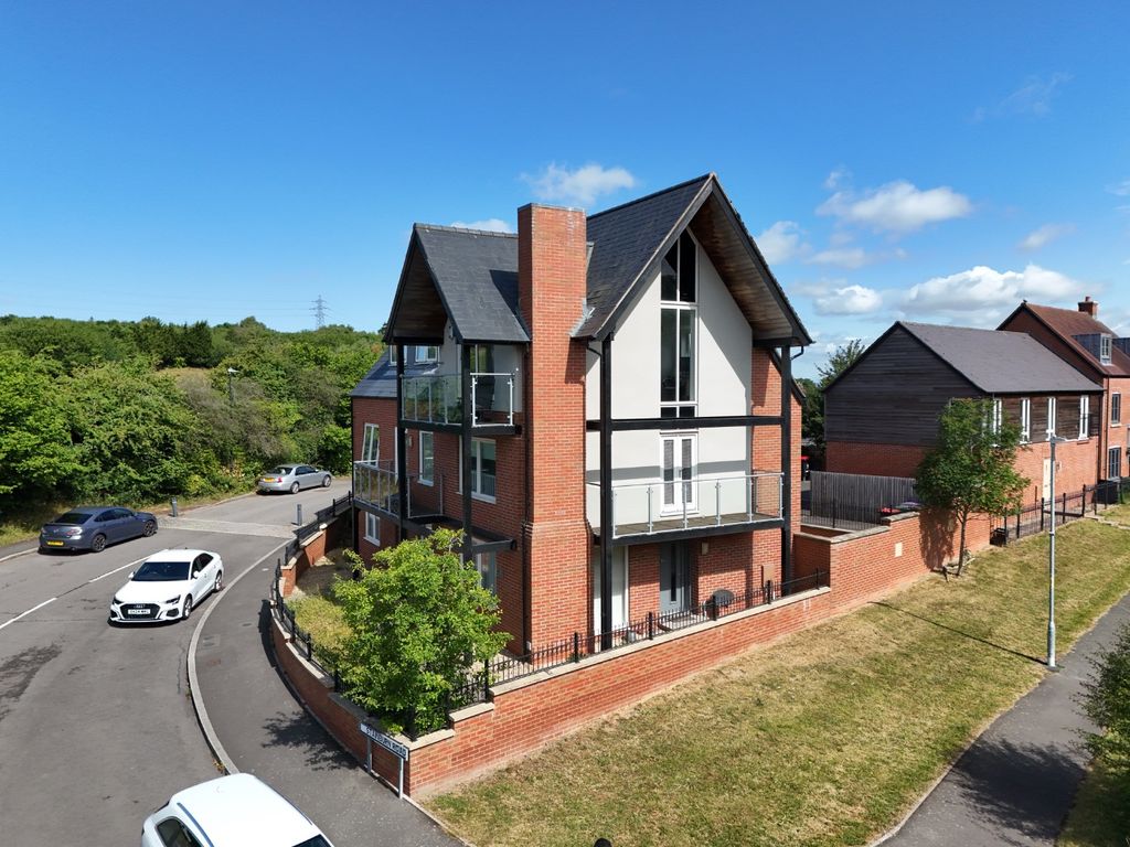 Property photo 1 of 16 4298090