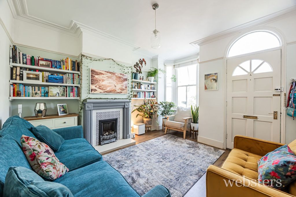 Property photo 3 of 13