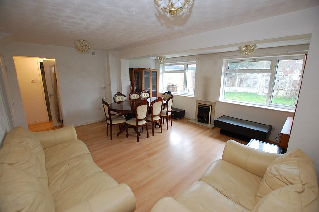 Property photo 3 of 15 Picture No. 20