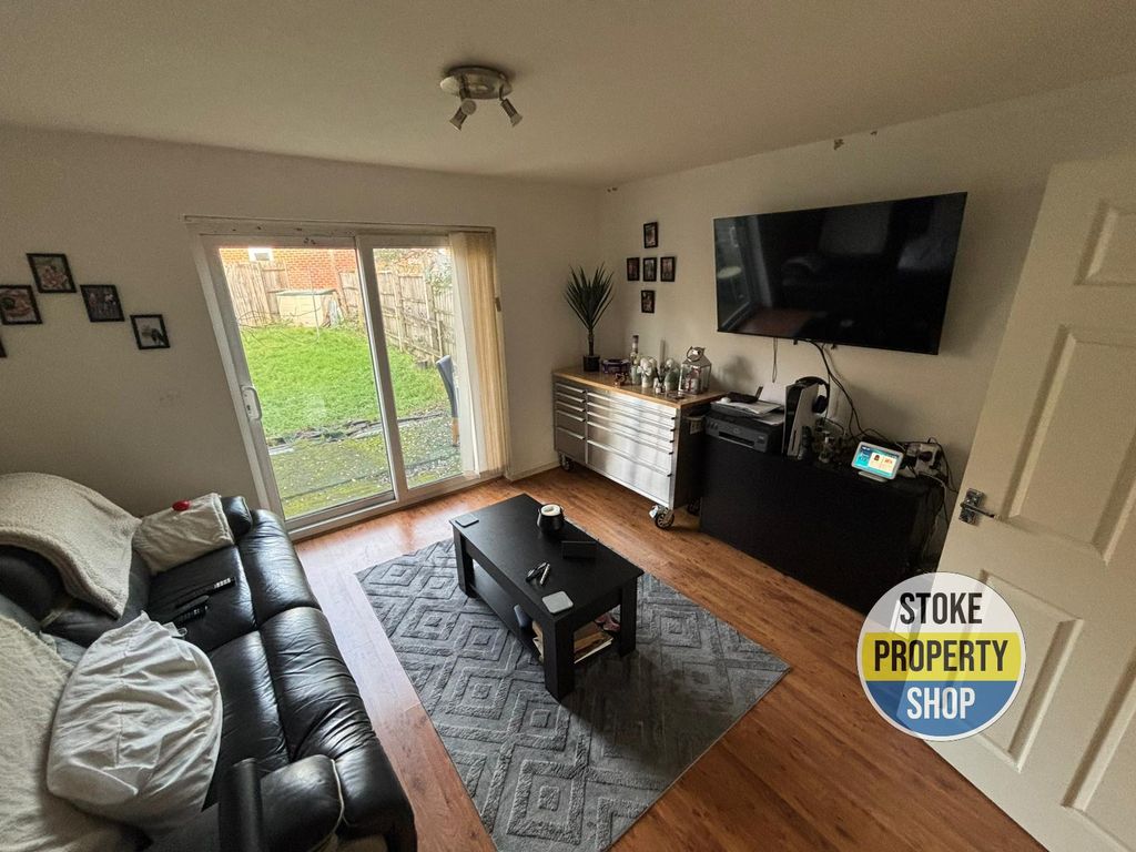 Property photo 2 of 11