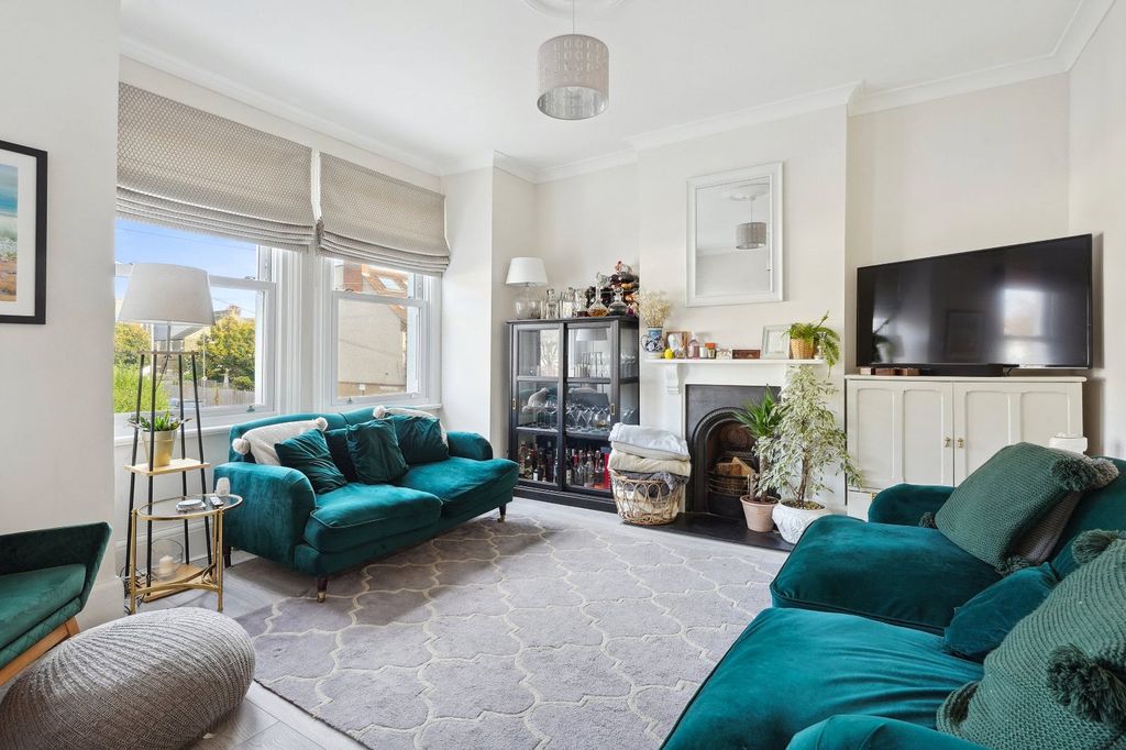 Property photo 3 of 14 Reception