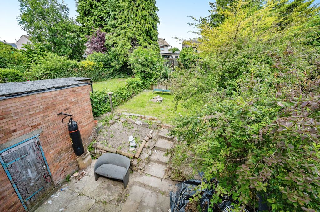 Property photo 2 of 14 Garden