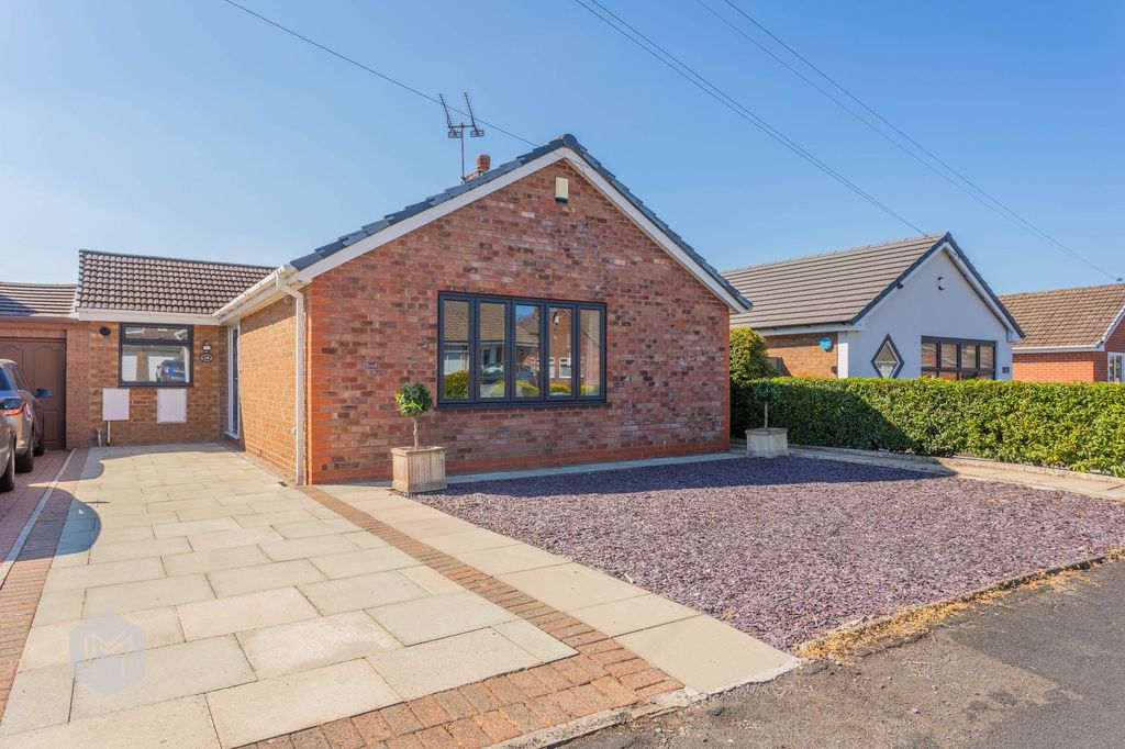 Property photo 1 of 27