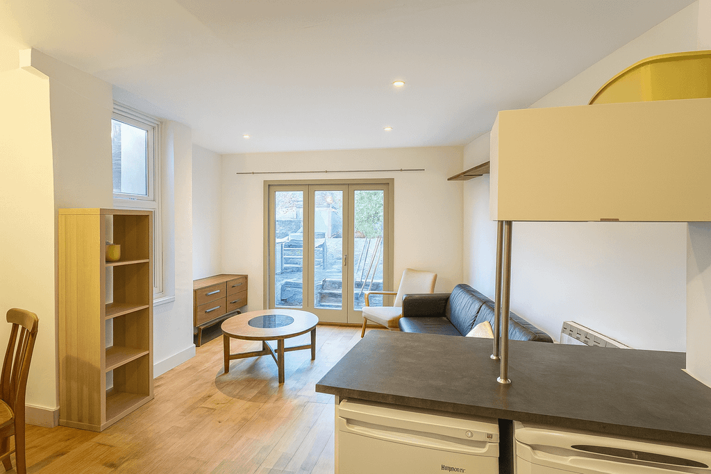 Property photo 1 of 5 Call Us To View This 3 Bedroom On Jennings Road, Se22