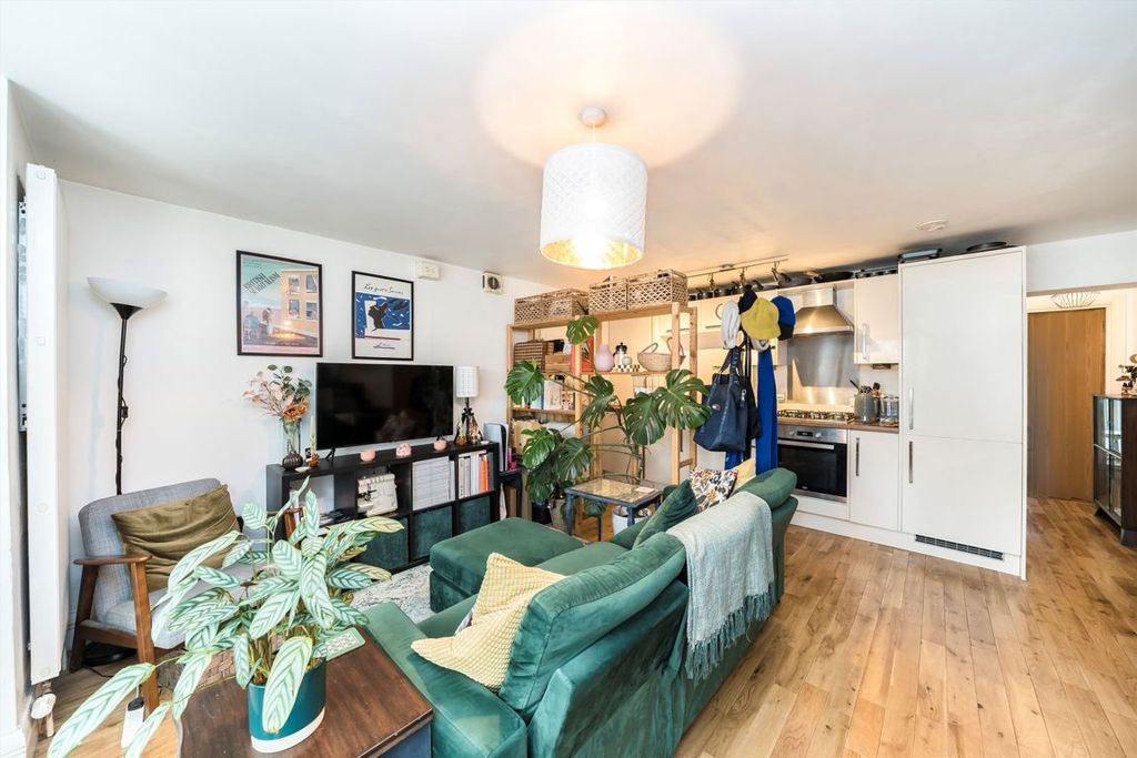 Property photo 2 of 6