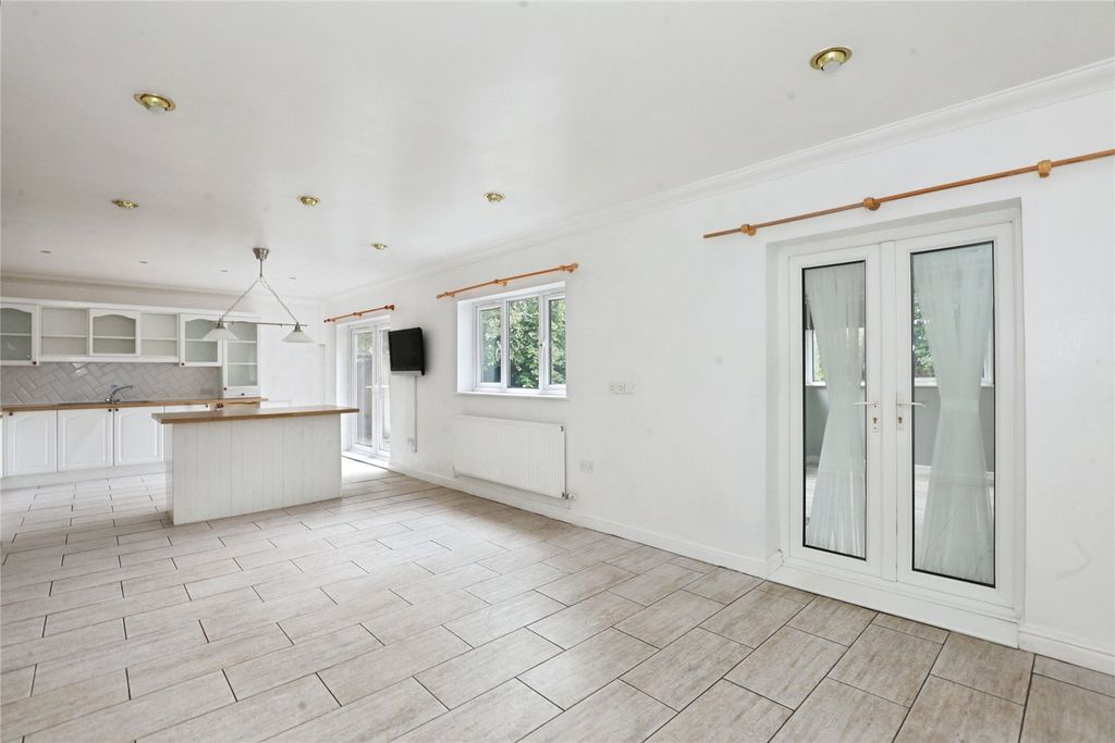Property photo 3 of 21 Picture No. 21