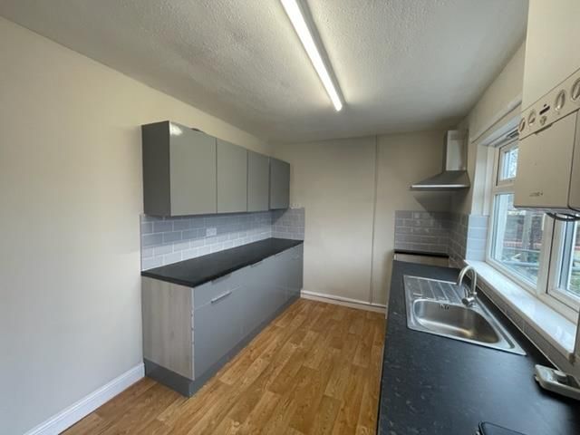 Property photo 2 of 11 Kitchen