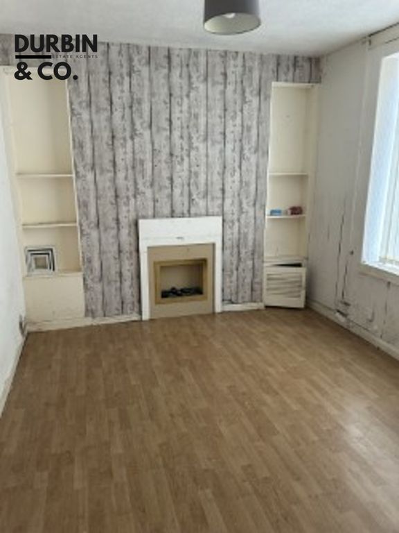 Property photo 2 of 26 Front Sitting Room