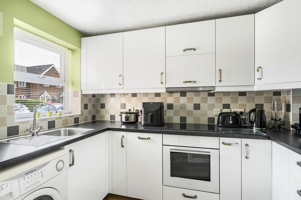 Property photo 3 of 16