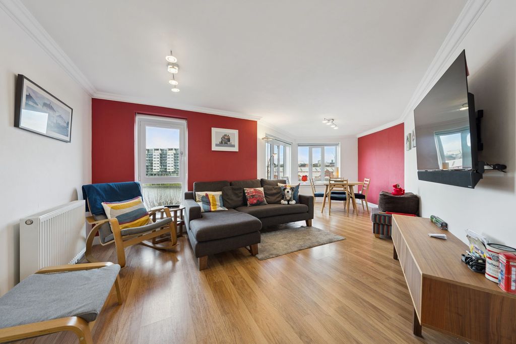 Property photo 2 of 27