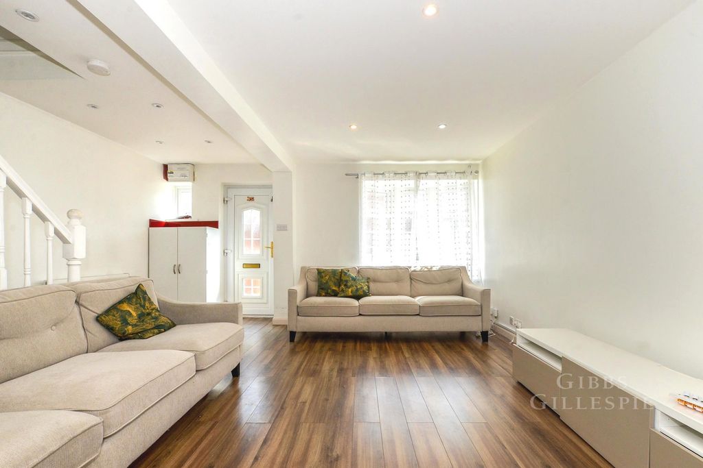 Property photo 3 of 16 Pbox-Img.Jpg
