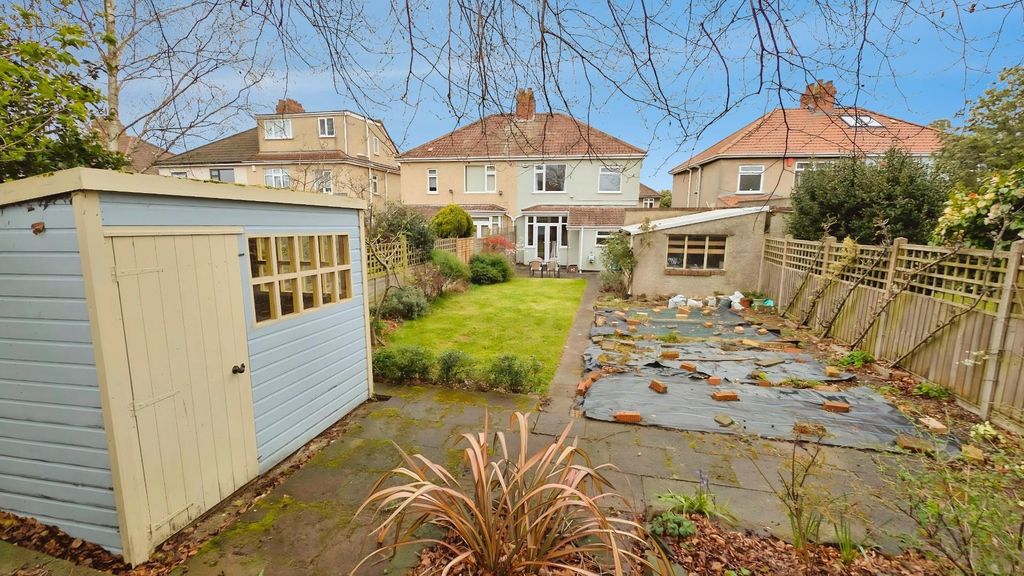 Property photo 3 of 26 9Fbb2Df3-Pxl_20260327_100033544.Jpg