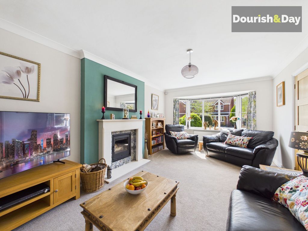 Property photo 2 of 35