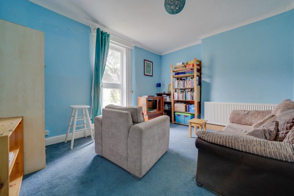 Property photo 2 of 8 4283602