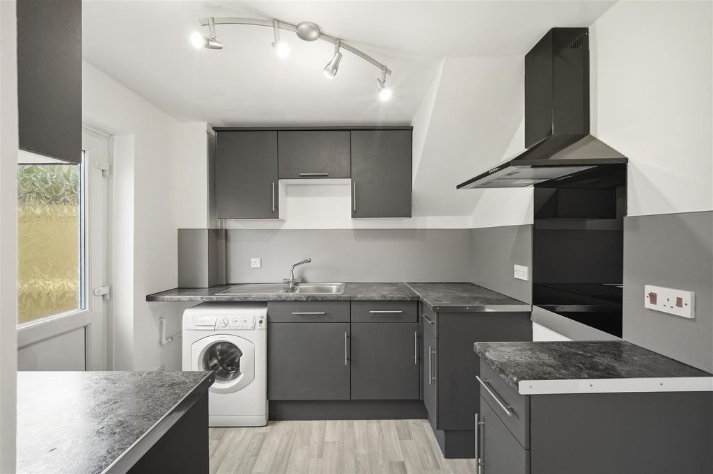 Property photo 2 of 15 09-P1161924.Jpg