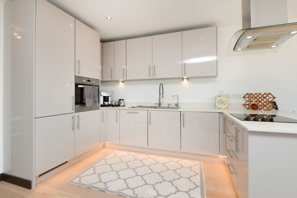 Property photo 2 of 14 568354