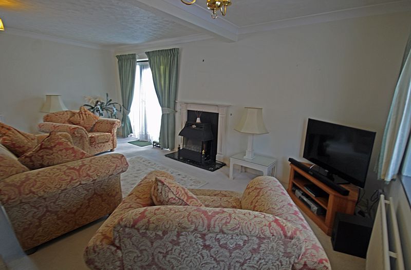 Property photo 3 of 14 Sitting Room