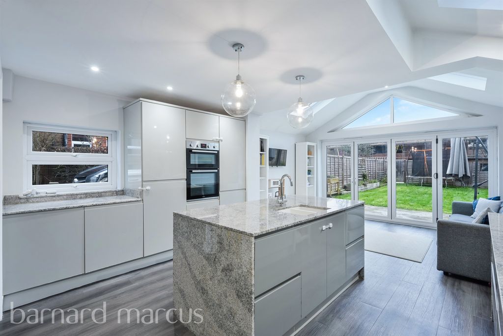 Property photo 1 of 19