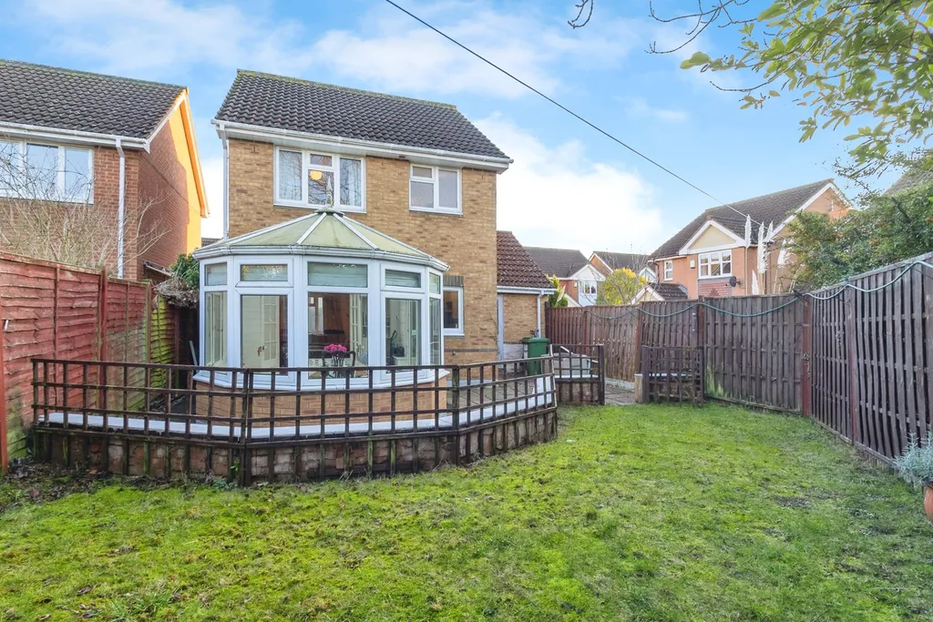 House in Milton Keynes, Old Farm Park - View 6
