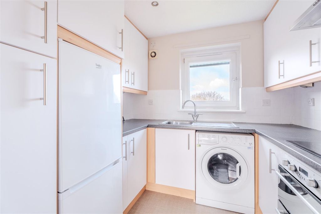 Additional image 8 of 2 bed flat to rentCaird Gardens, Hamilton ML3